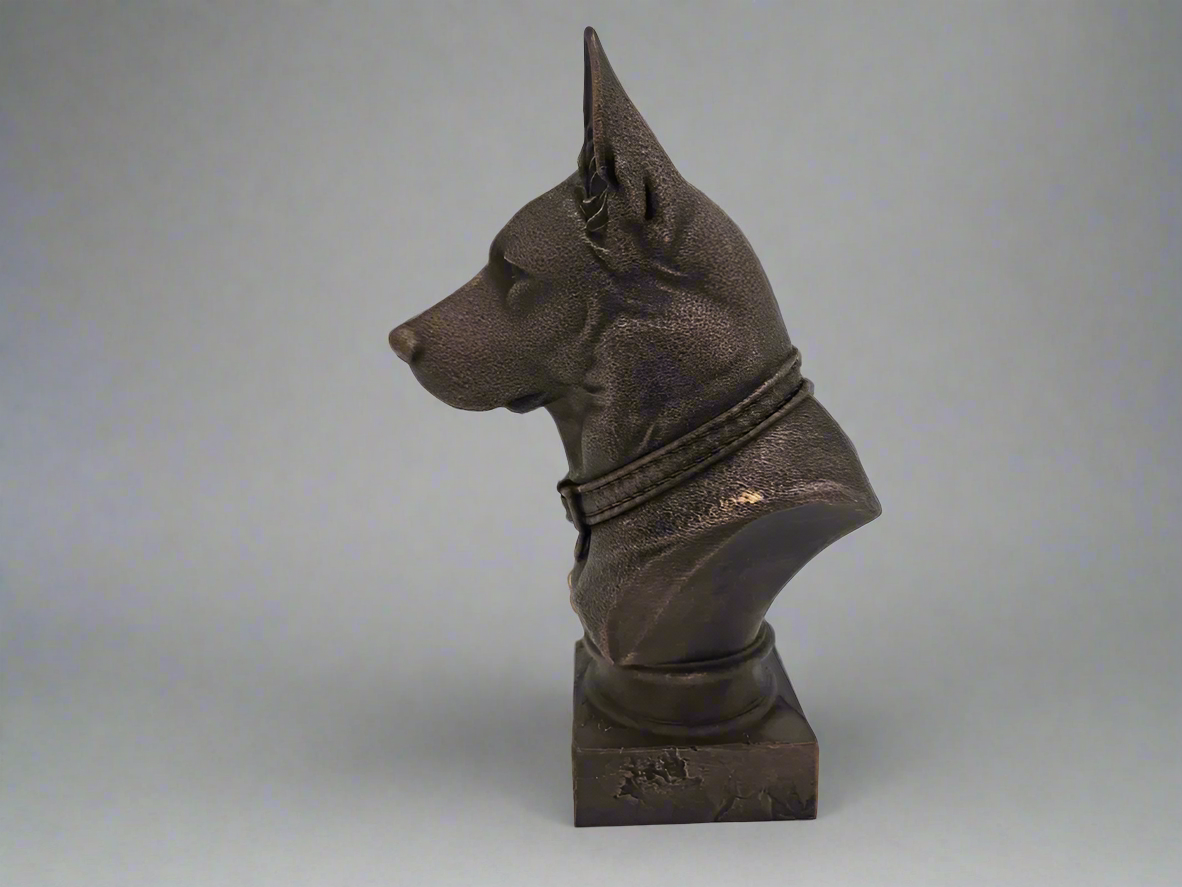 Bust-GermanShephard-Side-Fillywinkel