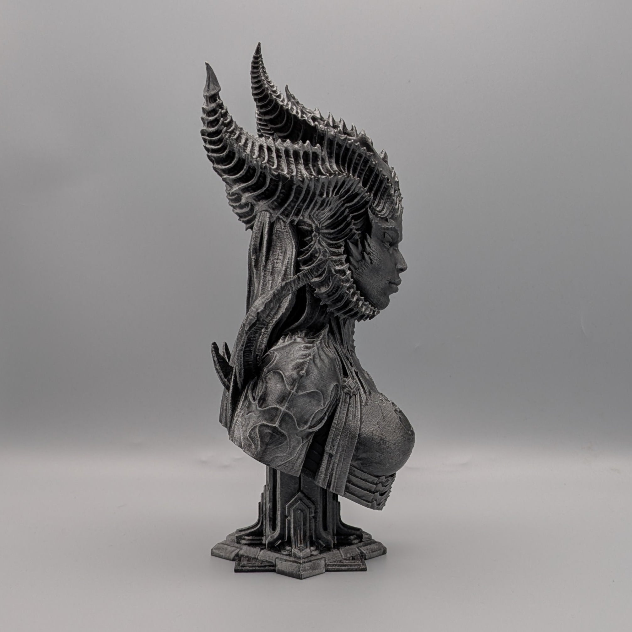 Lilith Side Right