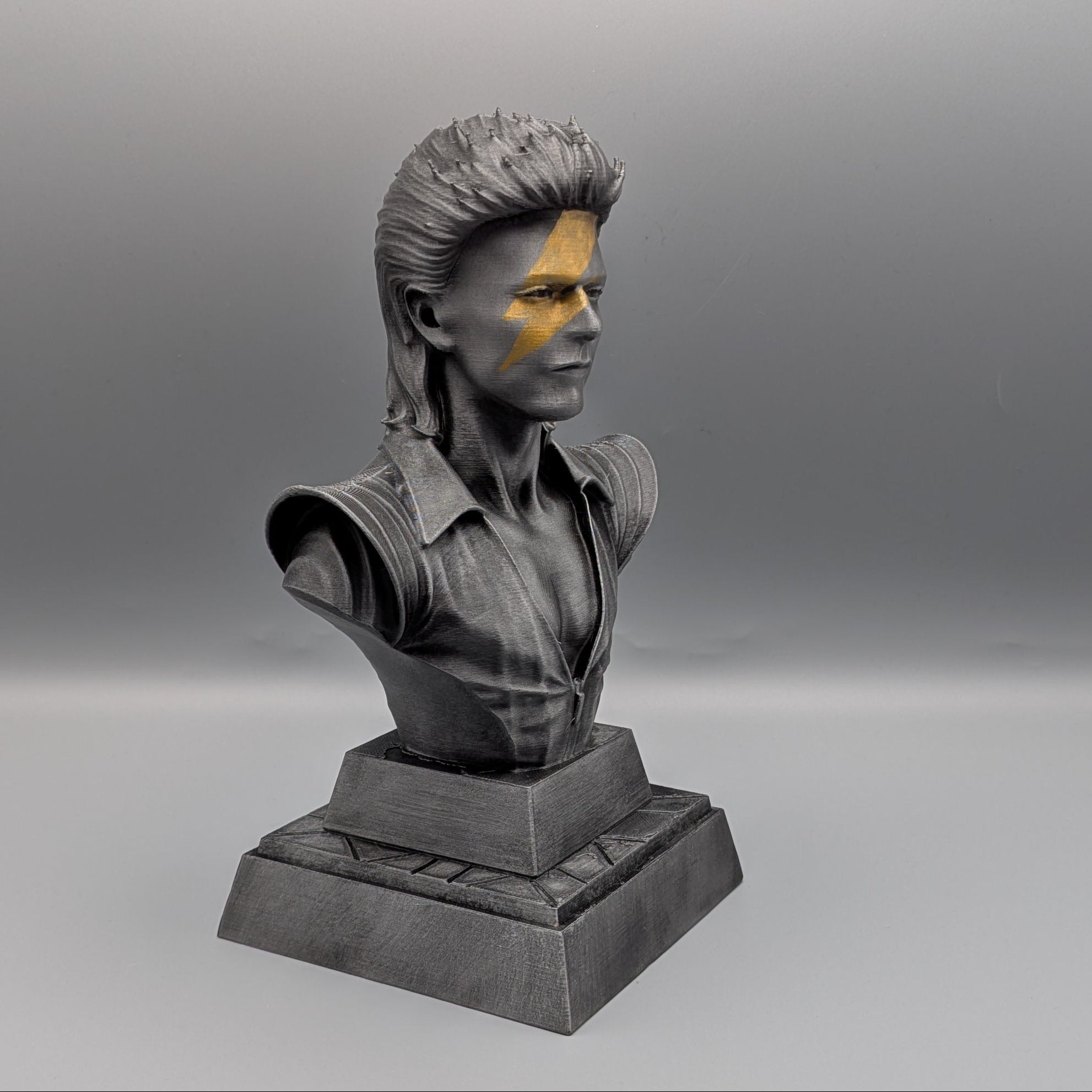 Rock Legend Bust Tribute to Bowie display collectible