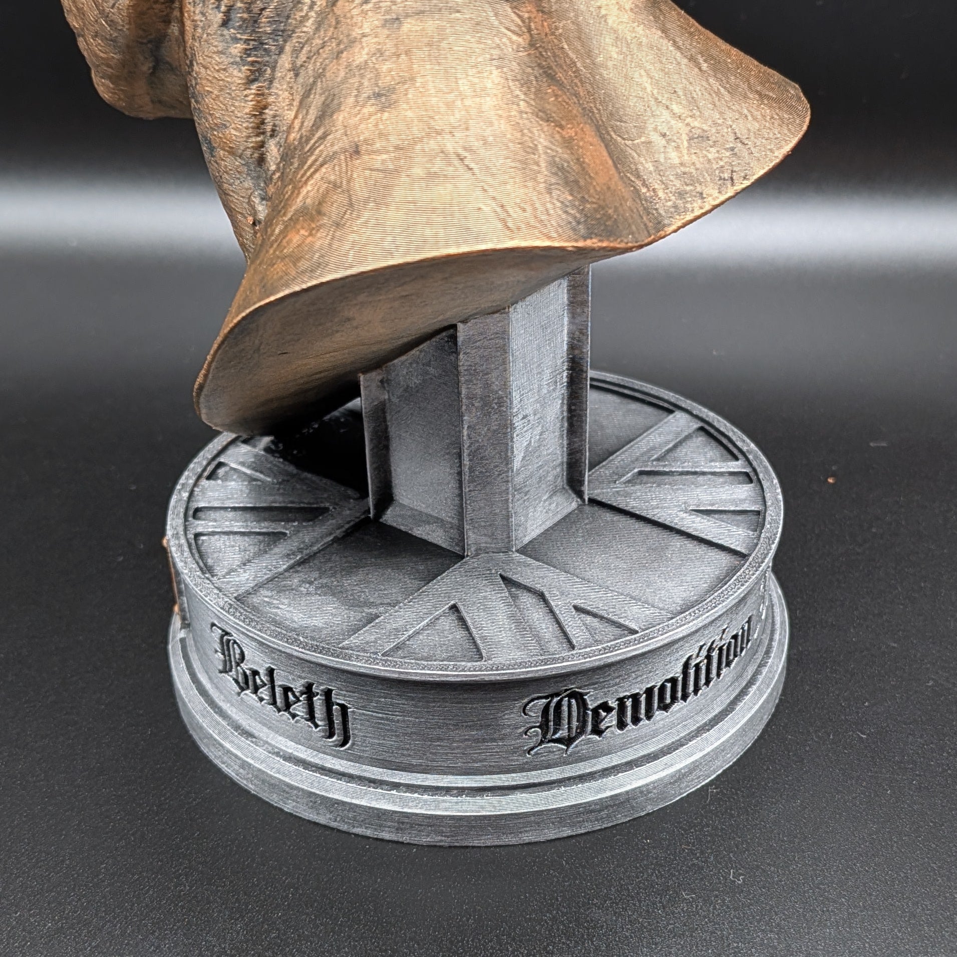 Top base detail of Official Venom Inc. Mascot Bust featuring Union Jack